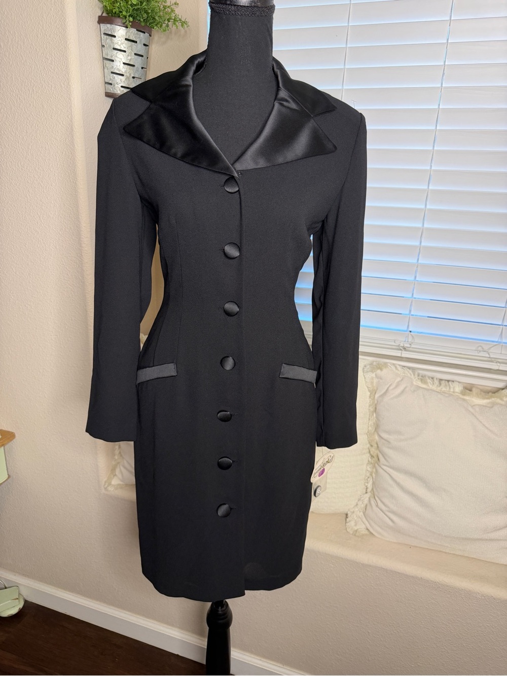 NWT Vintage Joseph Ribkoff Creations Satin Collar Lace Up Back Blazer Dress